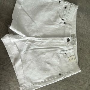 White Abercrombie & Fitch shorts - NWT